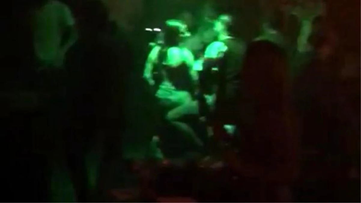 Korona kurallarının hiçe sayıldığı gece kulübüne polis baskını