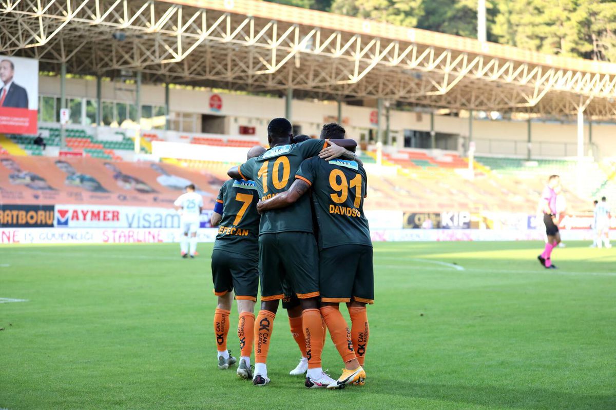 Alanyaspor, Konyaspor'u 1-0 yendi ve yenilgisiz liderliğini sürdürdü