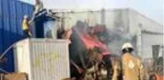 Son dakika! Ataşehir'de mobilya fabrikasında yangın