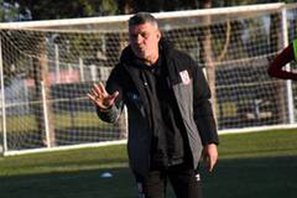Aydeniz Et Balıkesirspor\'da teknik direktör Mesut Dilsöz ile yollar ayrıldı