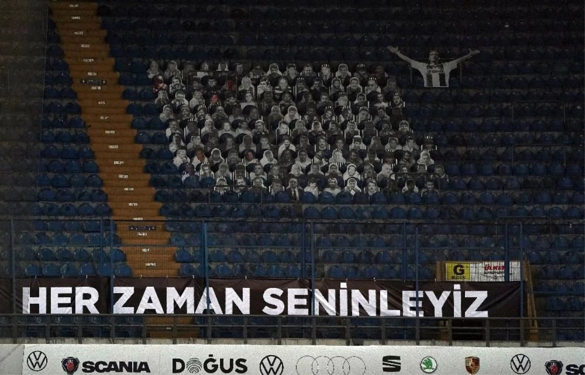 Son Dakika | Beşiktaşlı futbolcular taraftarı selamladı!