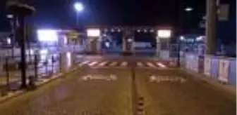 ÇANAKKALE - Sokağa çıkma kısıtlamasının ardından cadde ve sokaklar boş kaldı