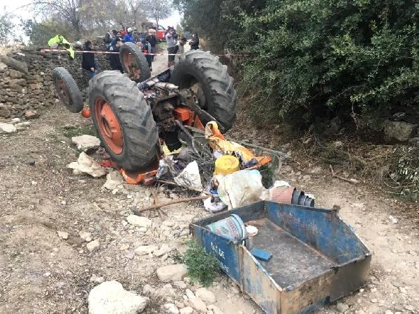 Muğla'da devrilen traktörün altında kalan çift öldü