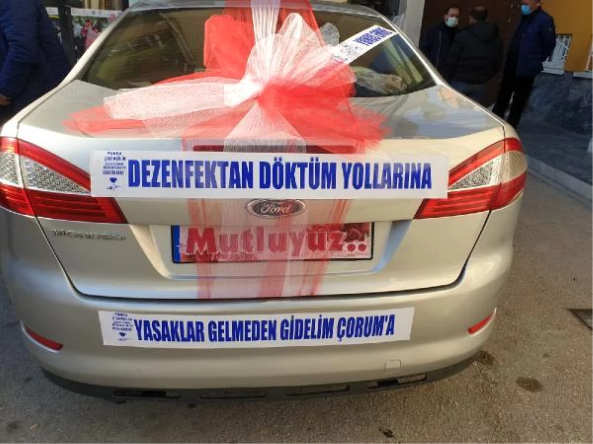 Düğün aracına \'Dezenfektan döktüm yollarına\' yazdıran damat: Kurallara lütfen uyalım