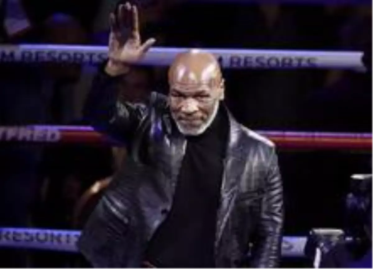 Mike Tyson ringlere döndü