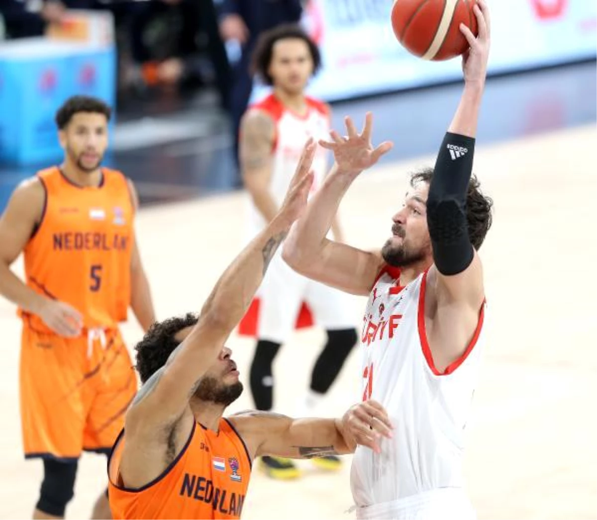 Türkiye: 71-73