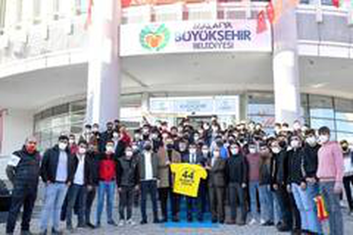 Yenimalatyaspor taraftarlarından Başkan Gürkan\'a ziyaret