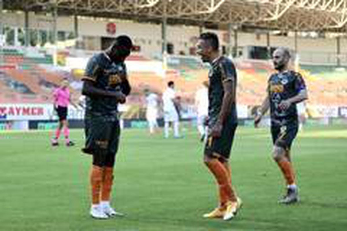 Alanyaspor maç eksiğine rağmen liderliği bırakmıyor