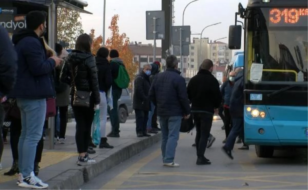 Altunizade Metrobüs Durağı\'nda yoğunluk