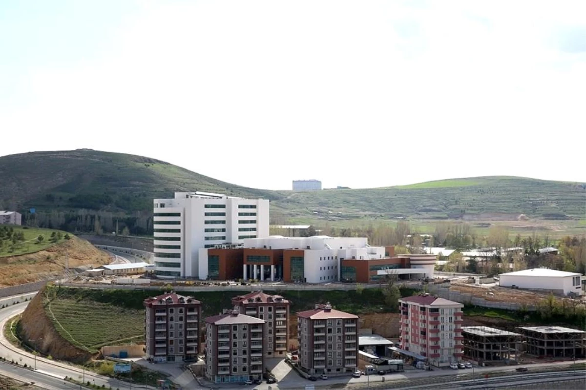 Yeni Bayburt Devlet Hastanesi hasta kabulüne başladı