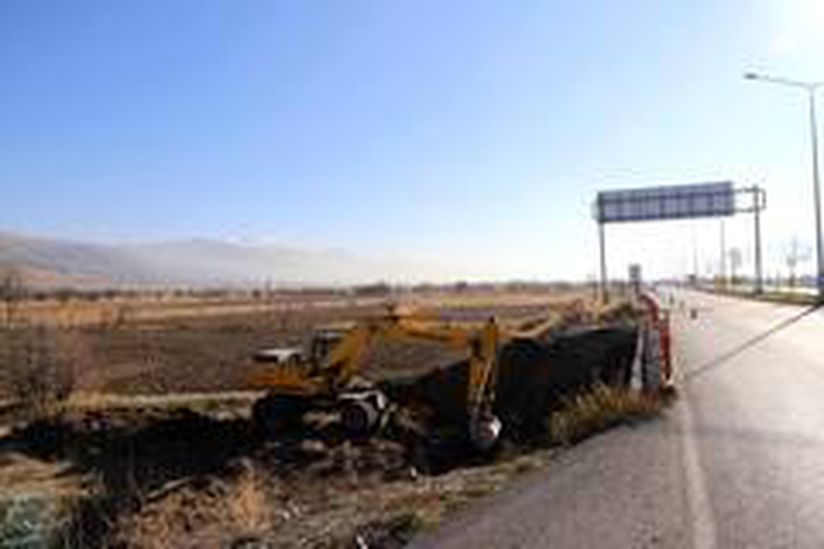 Erzincan-Sivas kara yolunda bulunan köprüde genişletme çalışmaları başladı