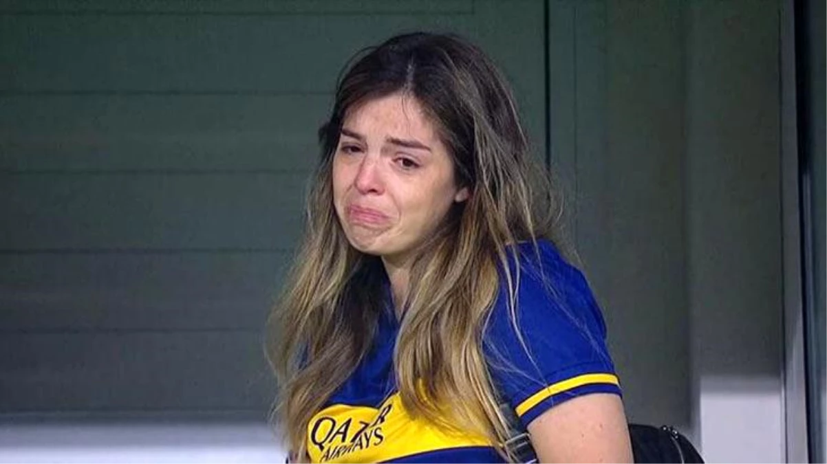 İlk kez babası olmadan Boca maçı izleyen Maradona\'nın kızı, gözyaşlarına hakim olamadı