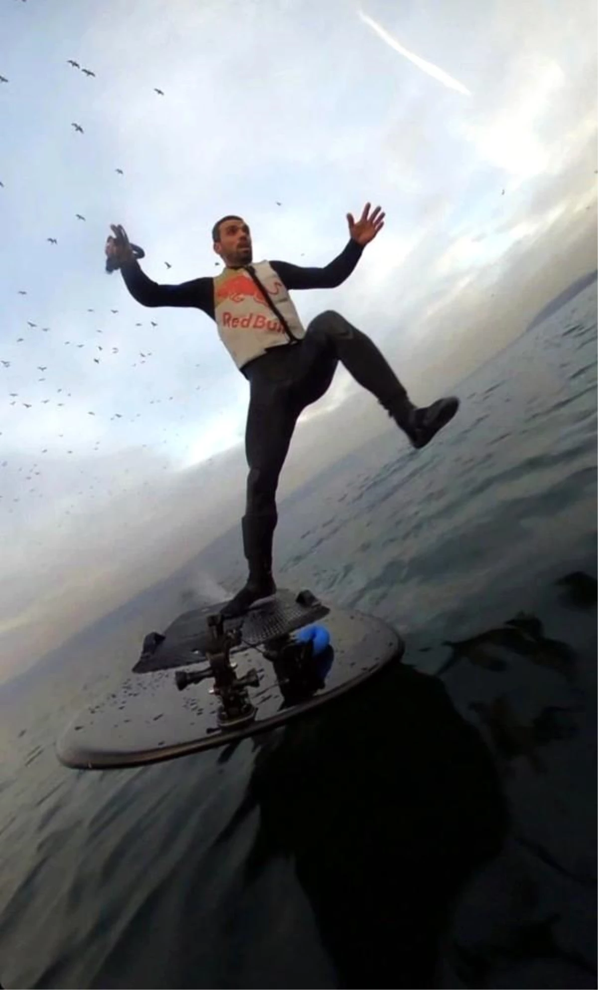 Kenan Sofuoğlu fliteboard yaparken suya düştüğü videoyu paylaştı