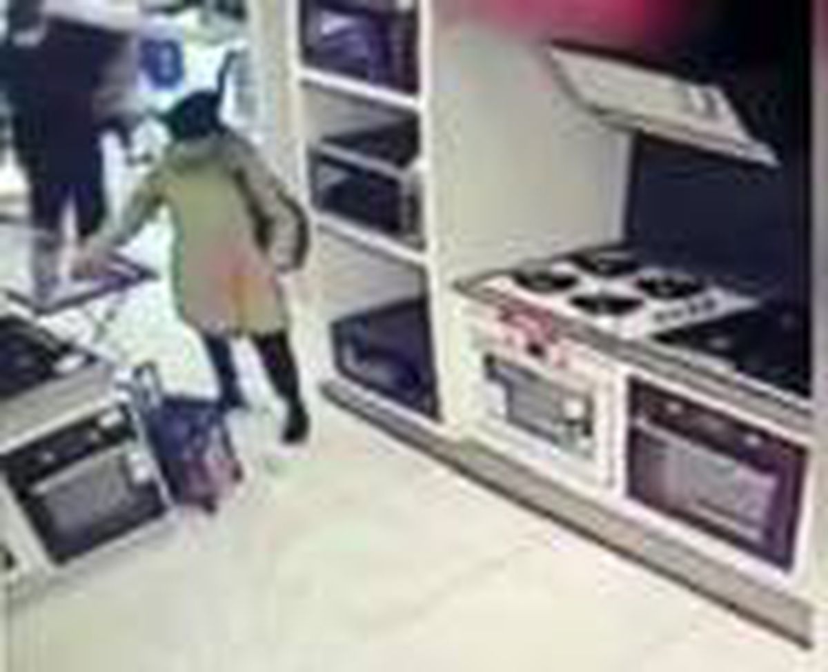 Pendik\'te iş yerinde hırsızlık anı kamerada