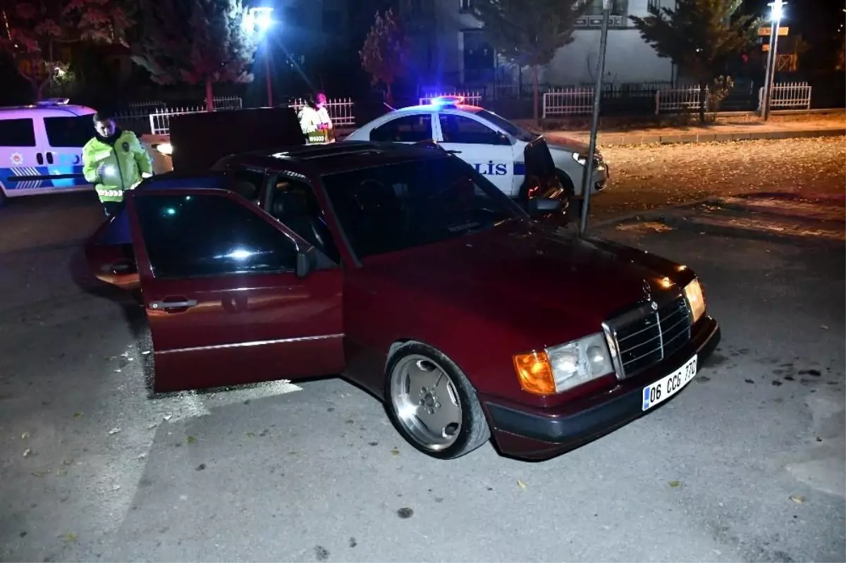 Son dakika haberi! Polisin dur ihtarına uymayan sürücü otomobili bırakıp kaçtı