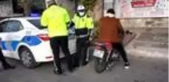 Son dakika haberleri! Radar cezasına karşı motosikletin plakasını bantlayarak değiştirmiş