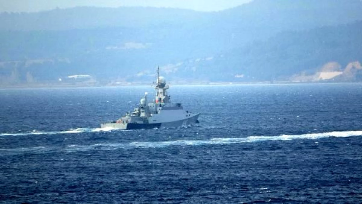 Rus savaş gemisi, Çanakkale Boğazı\'ndan geçti