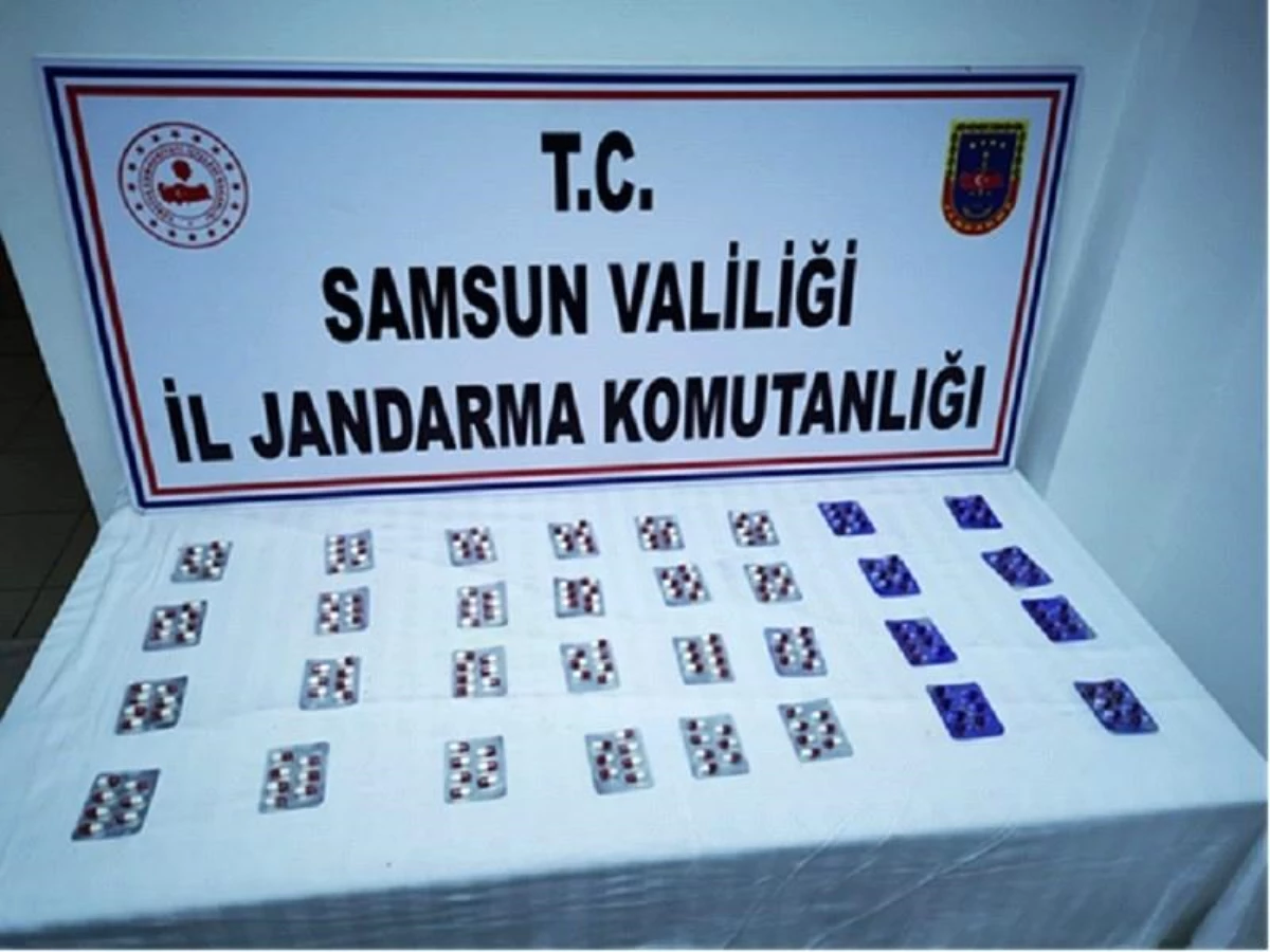 Samsun\'da jandarma ekipleri 12 kilo esrar 966 adet sentetik hap ele geçirdi