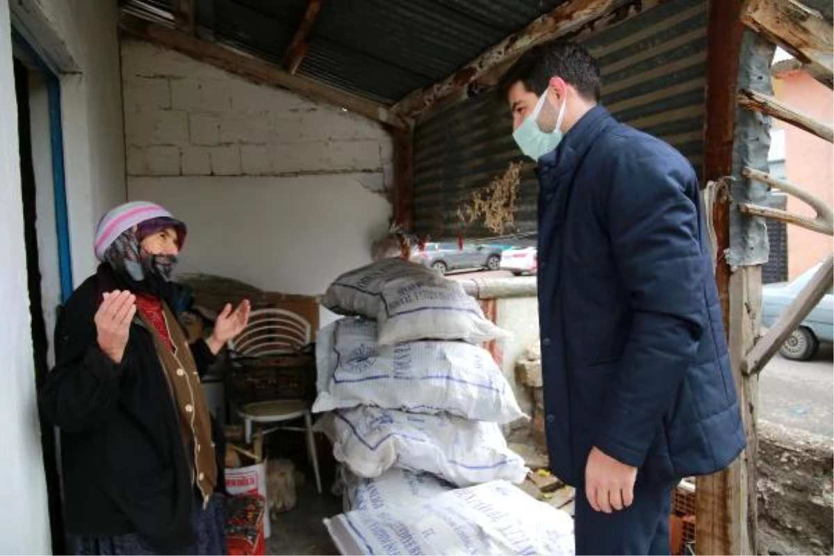Sivas Belediyesi\'nden ihtiyaç sahiplerine 500 lira yakacak yardımı