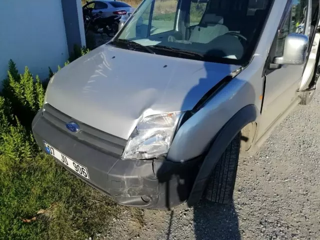 Son dakika haber! Trafik kazasında 3 ve 8 yaşındaki kardeşler yaralandı