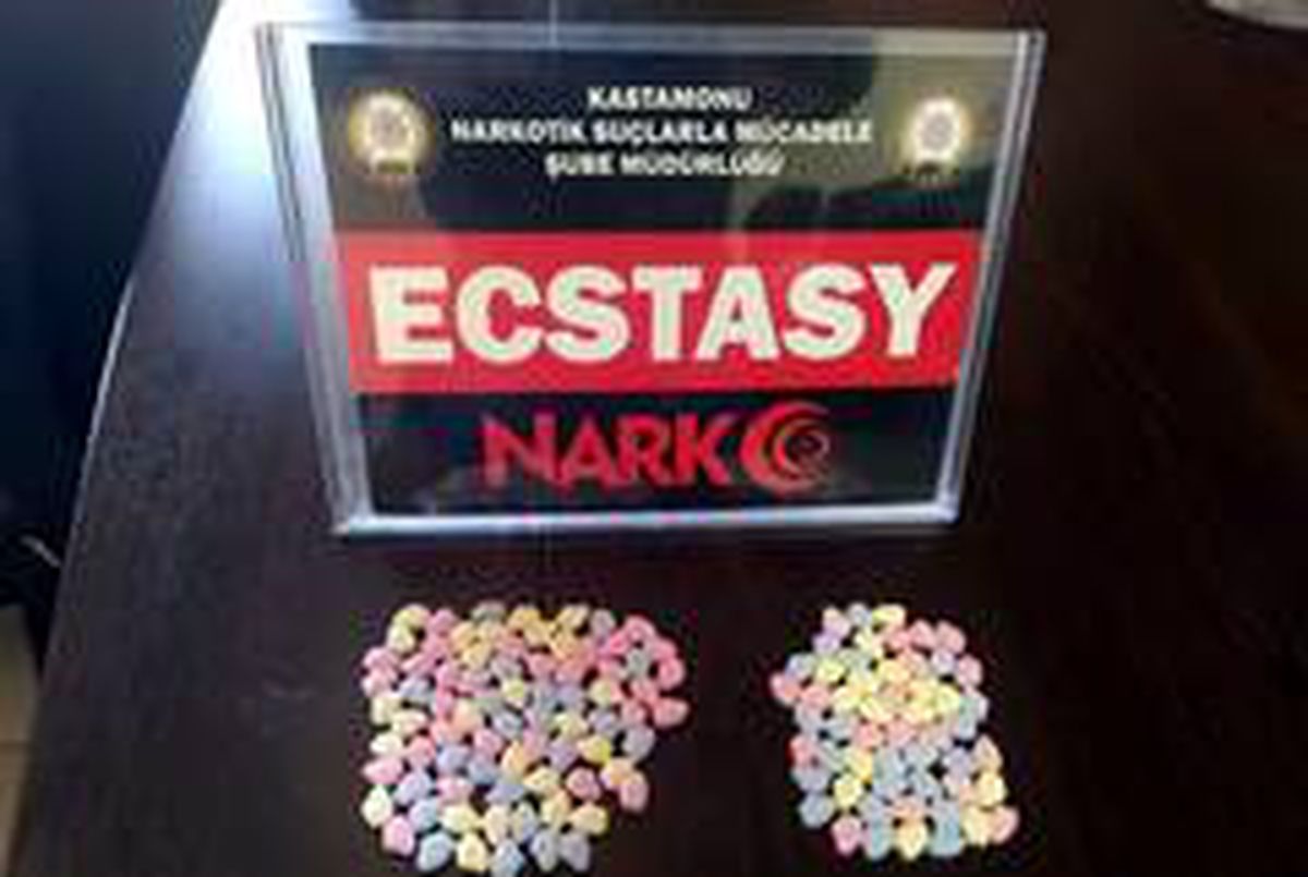 132 ecstasy hap ile yakalanan şahıs tutuklandı