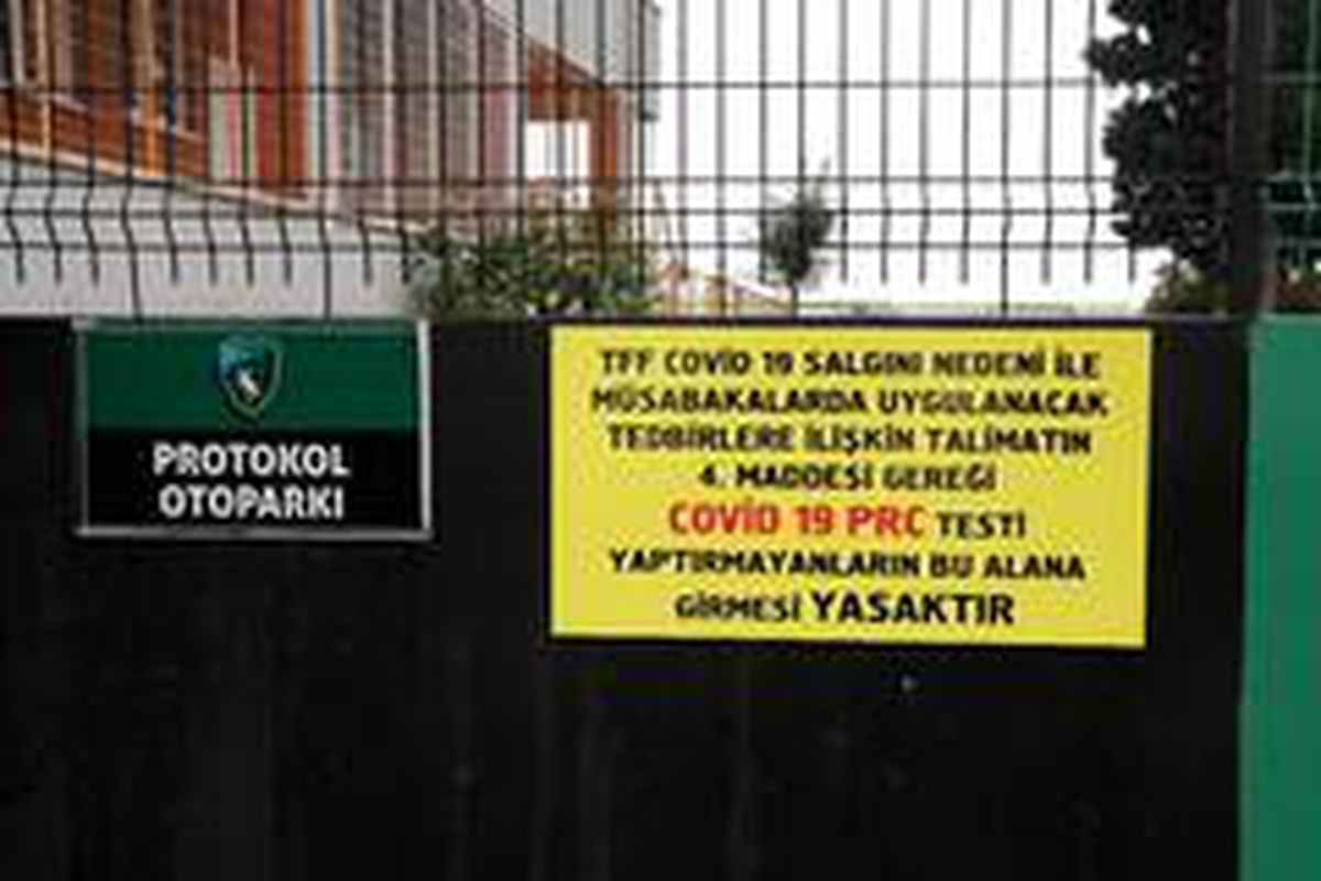 17 futbolcusunun korona virüs testi pozitif çıkan Kocaelispor\'un maçları ertelendi