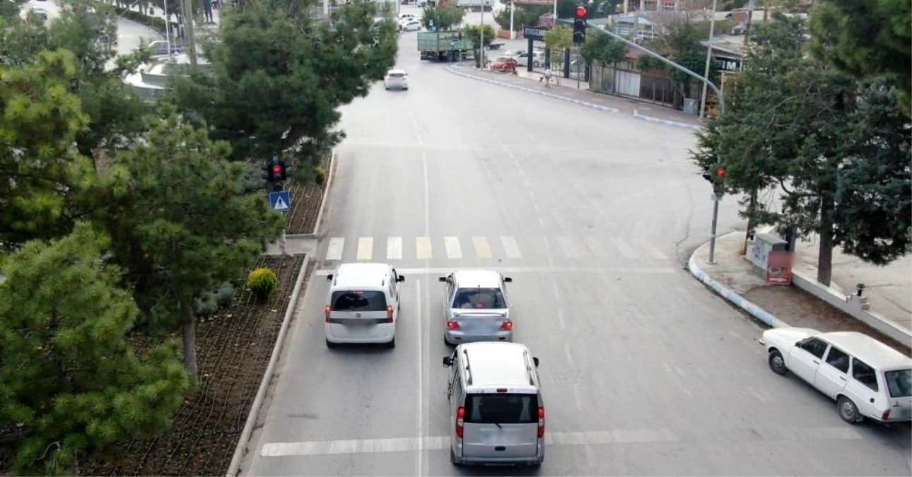 Burdur\'da 114 araç sürücüsüne trafik cezası uygulandı, 34 araç trafikten men edildi