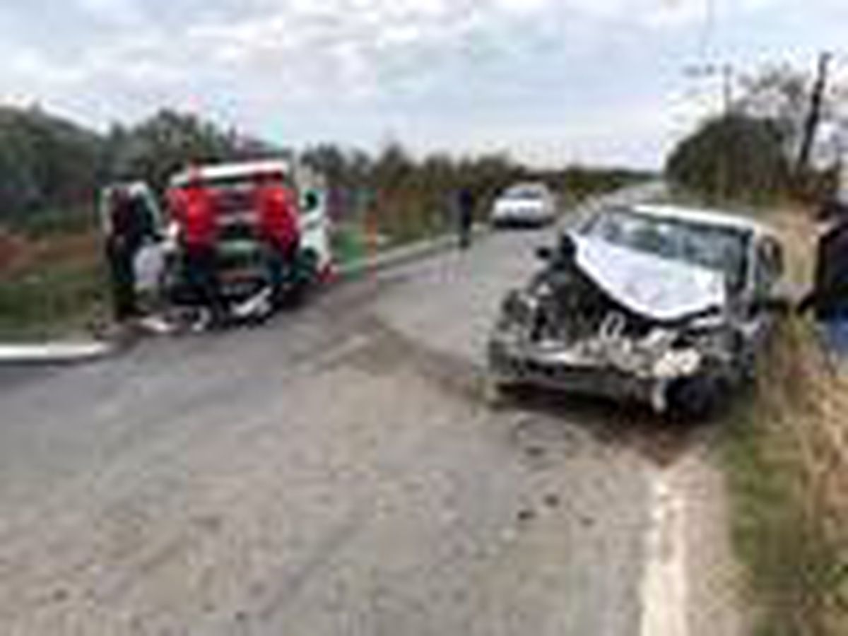 Burhaniye\'de trafik kazası: 4 yaralı