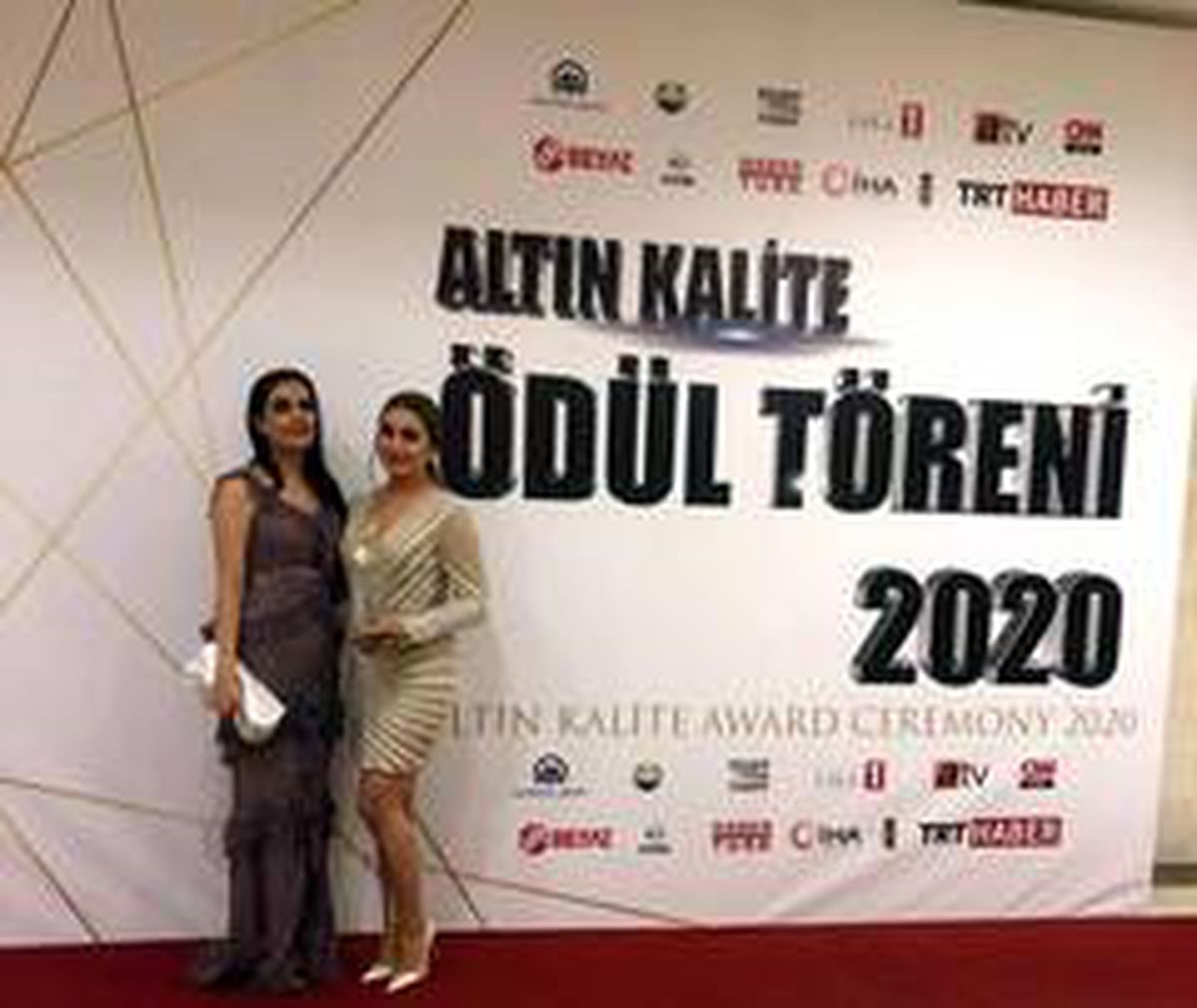 \'En Başarılı Güzellik Merkezi\' ödülü Yüksekova\'ya