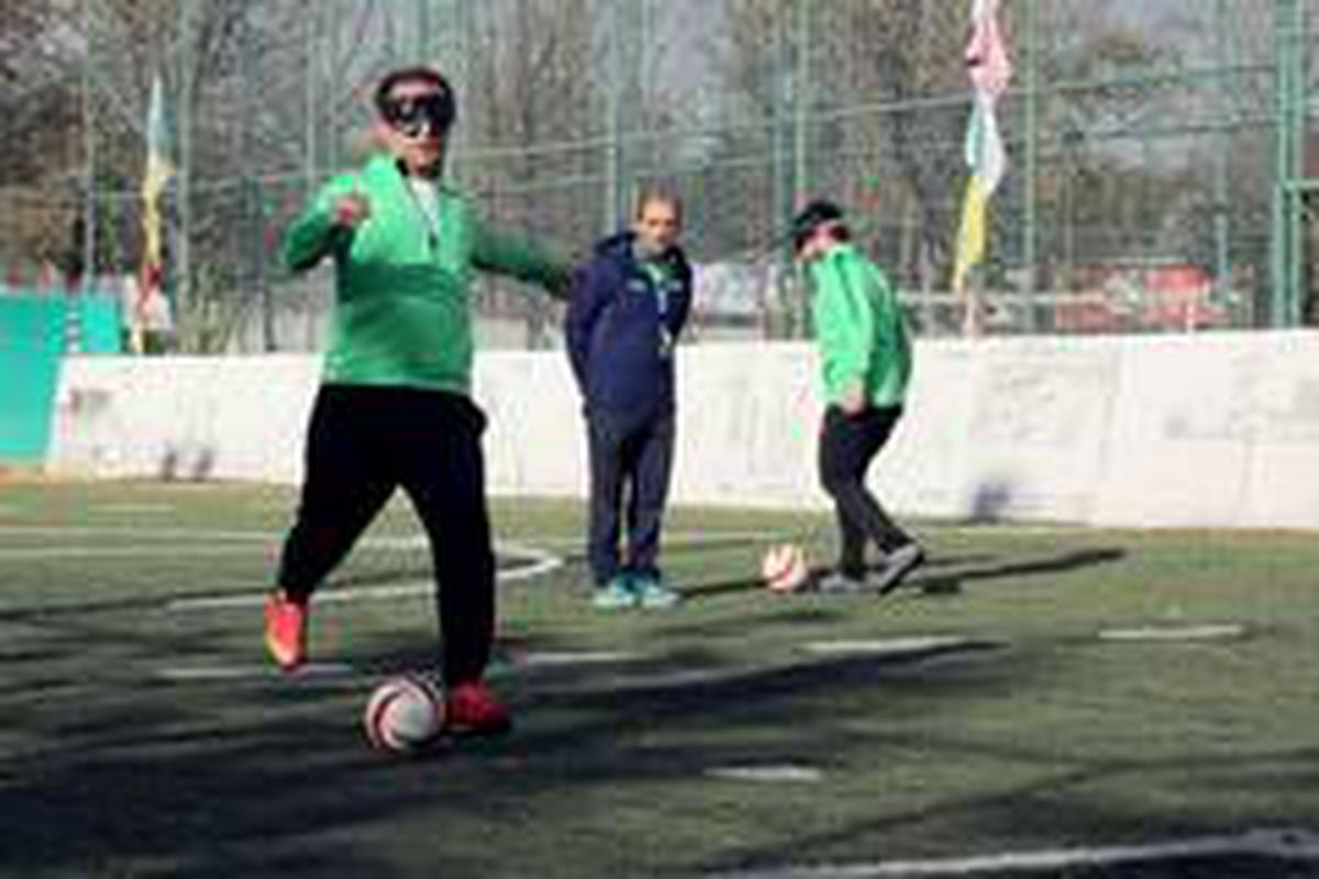 Engelli sporcular Maradona\'lı formayla mesaj verdi