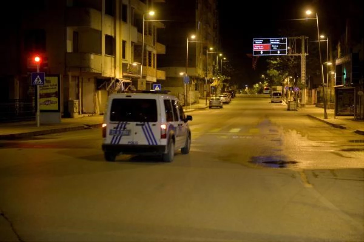 Hatay\'da cadde ve sokaklar sessizliğe büründü