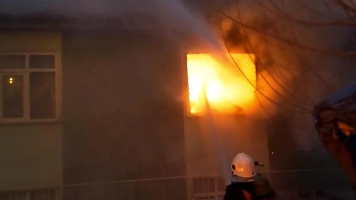 Kırıkkale\'de 2 katlı evde yangın çıktı