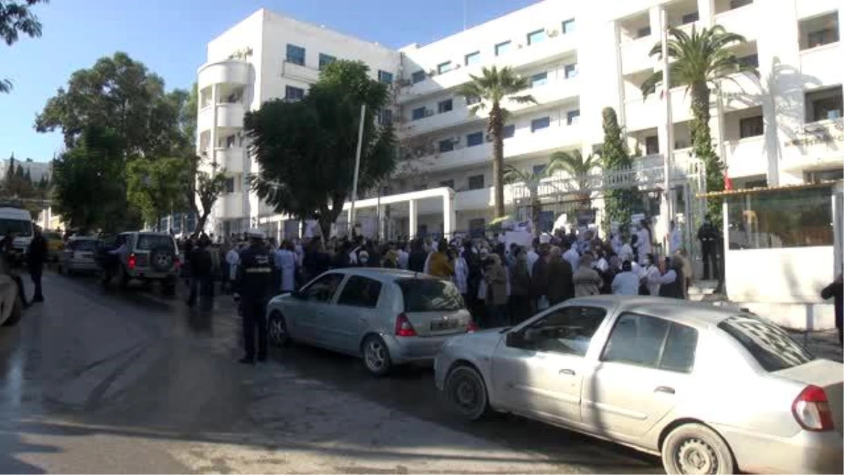 Tunus\'ta doktorlar genel greve gitti