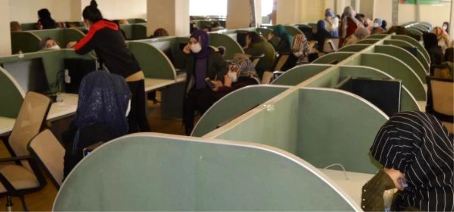Ağrı\'da kurulan çağrı merkezi, 460 kişiye ekmek kapısı oldu