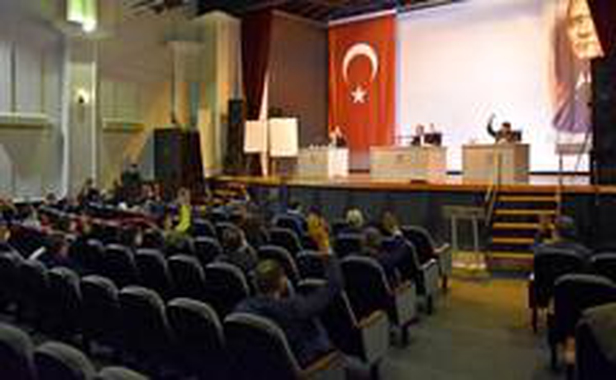 Akhisar Belediye Meclisi\'nden esnafa tam destek