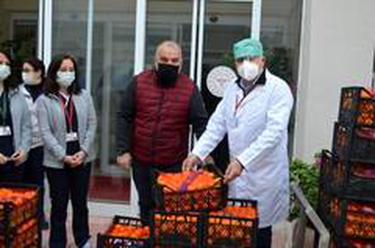 Bandırma Ak Parti\'den sağlık çalışanlarına C vitamini desteği