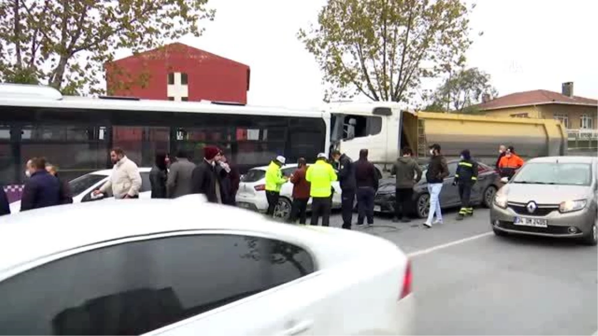 Başakşehir\'de zincirleme trafik kazası