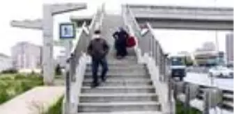 Engellilere üst geçit engeli