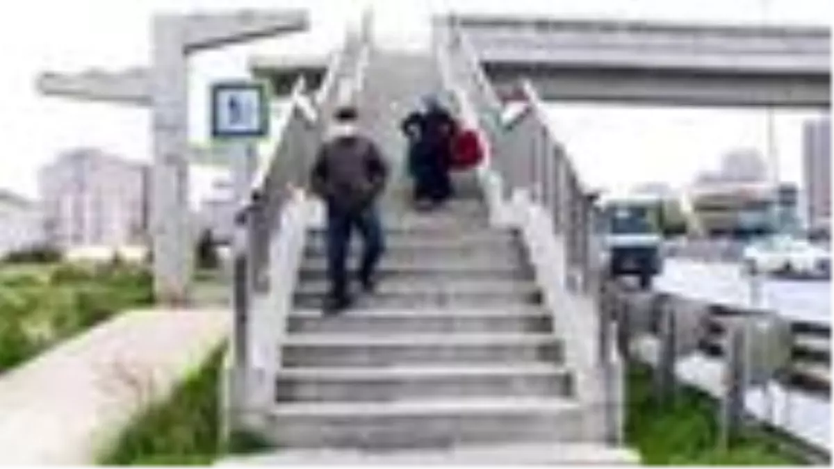 Engellilere üst geçit engeli