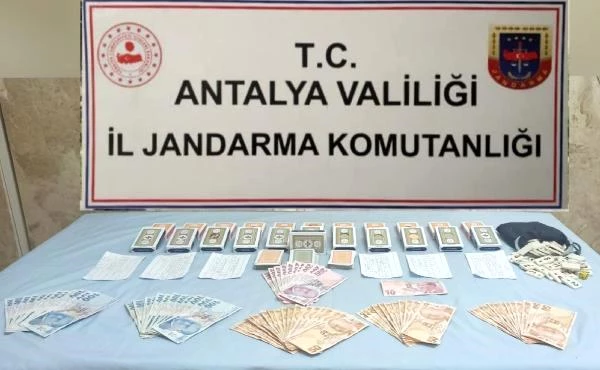 Evde kumar oynarken yakalanan 11 kişiye 52 bin lira ceza