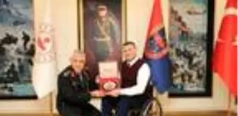 Son dakika haber: Gazi Jandarma Yüzbaşı Bahar azmiyle profesör oldu, Erdoğan'dan ödül aldı