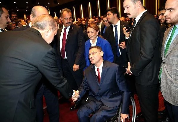 Son dakika haber: Gazi Jandarma Yüzbaşı Bahar azmiyle profesör oldu, Erdoğan'dan ödül aldı
