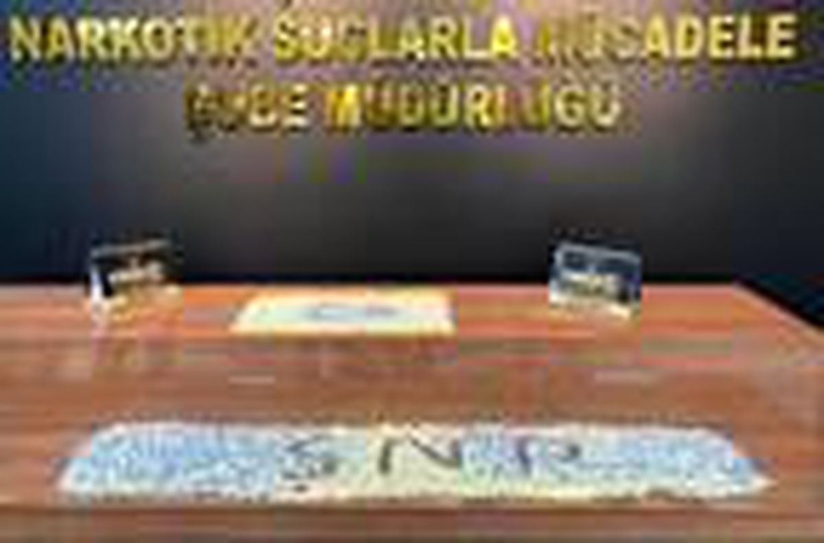 Şanlıurfa\'da yolcu otobüsündeki kadının çantasından 1 kilo 850 gram esrar çıktı