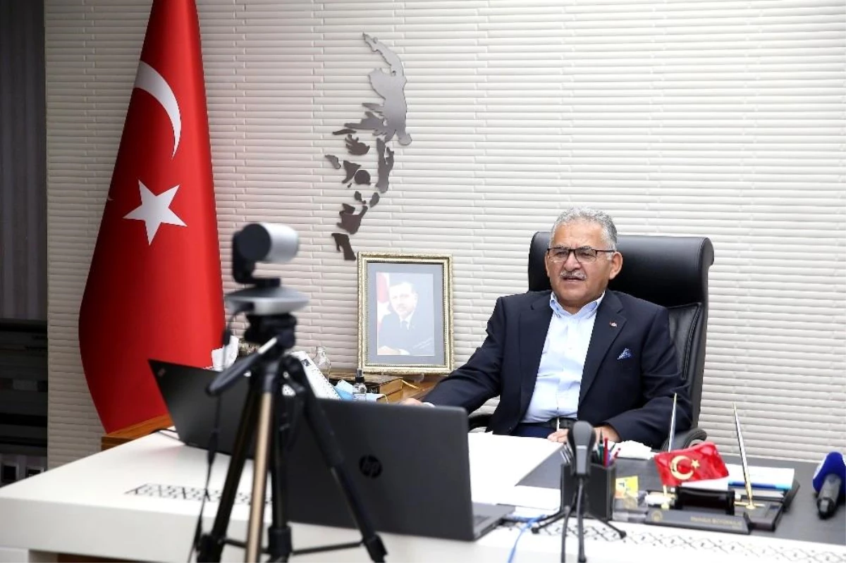 Kayseri Büyükşehir Belediye Başkanı Büyükkılıç\'a "Yılın en iyi büyükşehir belediye başkanı" ödülü