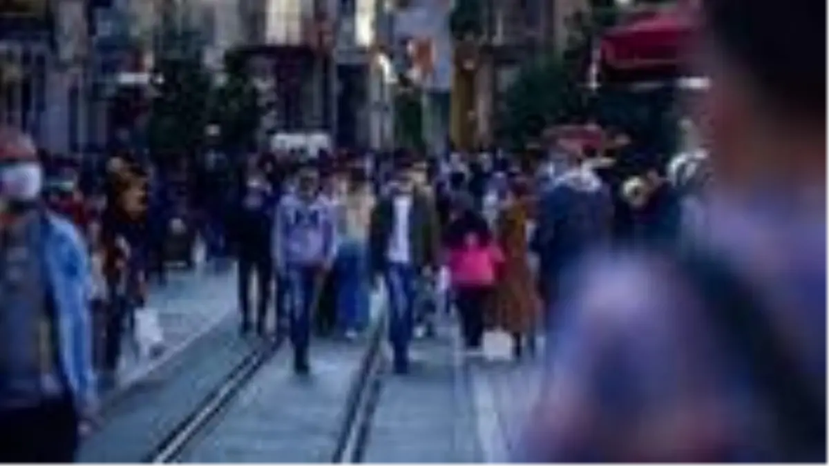 İstiklal Caddesi\'ne 7 bin kişi sınırlaması bugün başladı! 3 metrekareye bir kişi düşecek