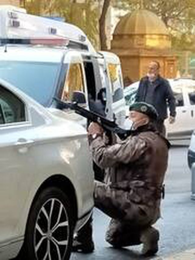 [Resim: kahramanmaras-ta-otelde-silahli-saldiri-...5403_o.jpg]