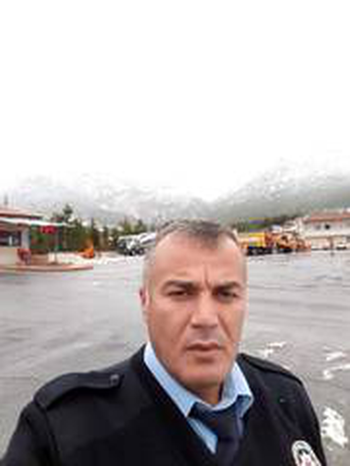 Kalp krizi geçiren polis hayatını kaybetti