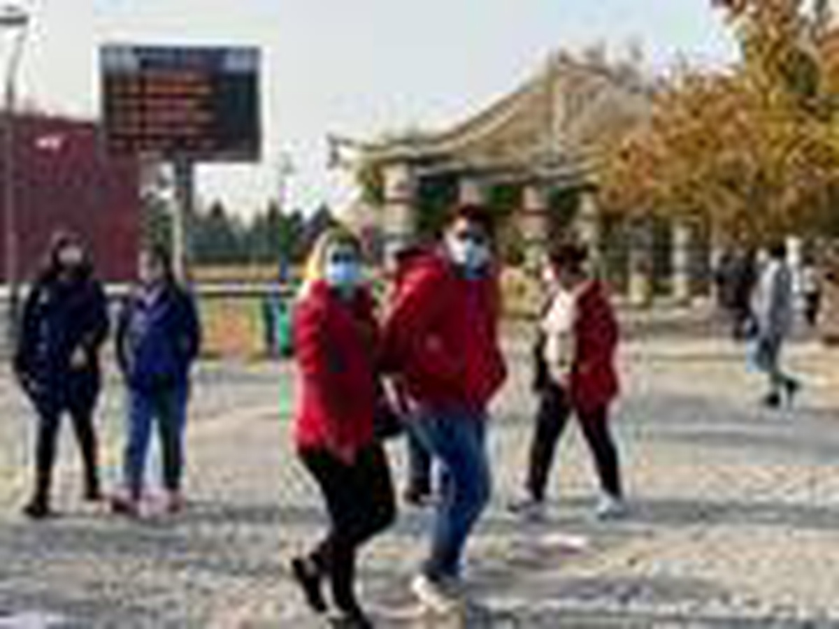 Koronavirüs vaka sayıları yüzde 50 artan İzmir\'de, \'tedbirlere uyun\' çağrısı