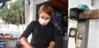 Liseli Duygu, lastik tamir edip, balans ayarı yapıyor