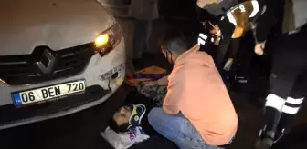 Otomobil ışık ihlali yaptığı iddia edilen motosiklete çarptı: 2 yaralı